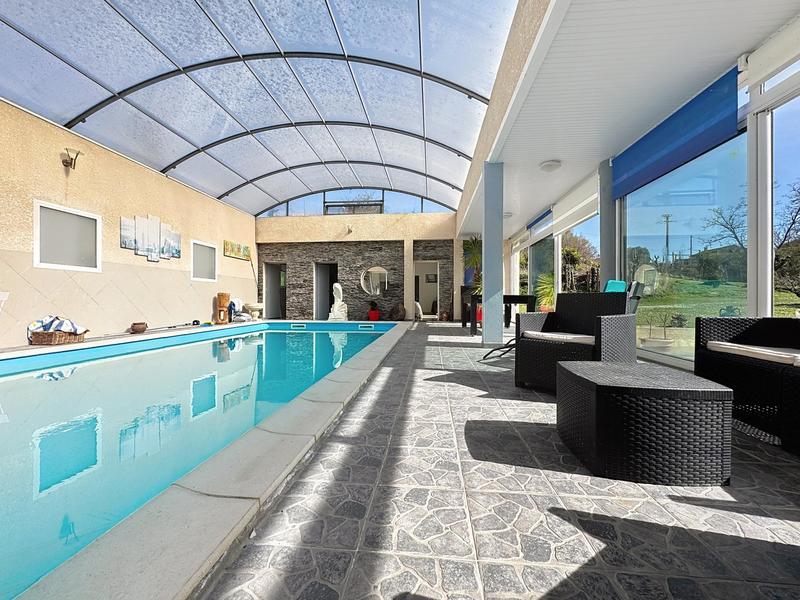 Maison - 294 m² - 6 pièces