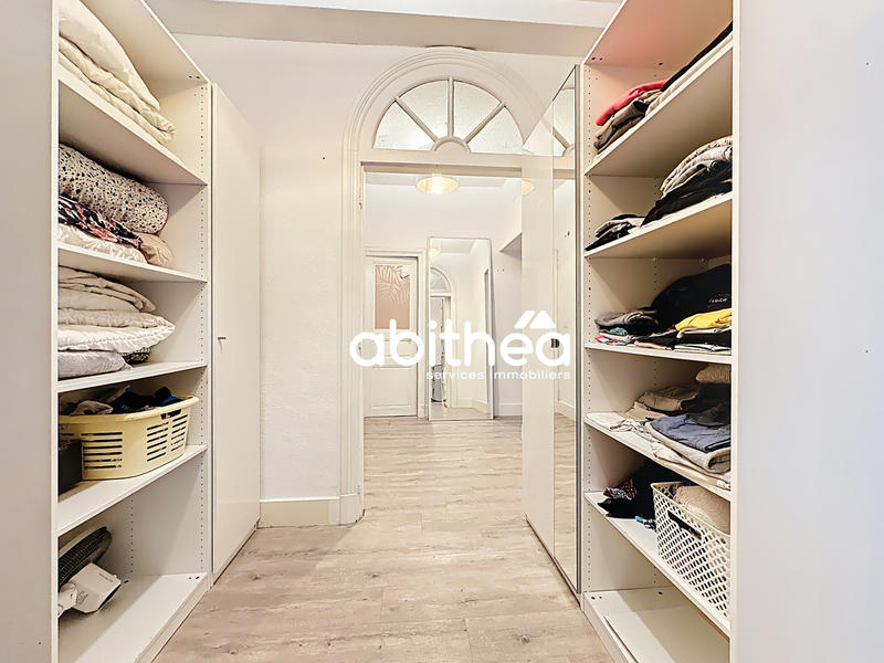 Appartement - 190 m² - 5 pièces