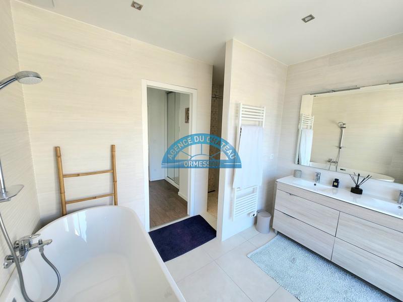 Maison - 155 m² - 6 pièces