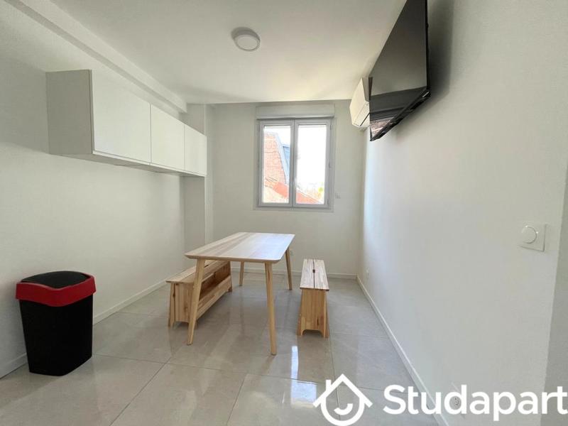 Chambre - 9 m² - 1 pièce