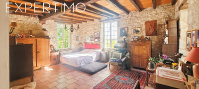 Maison - 250 m² - 7 pièces