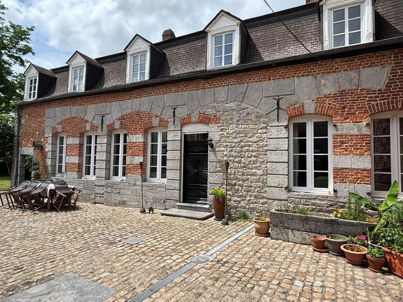 Maison bourgeoise - 336 m² - 12 pièces