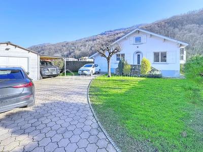 Maison traditionnelle - 100 m² - 5 pièces