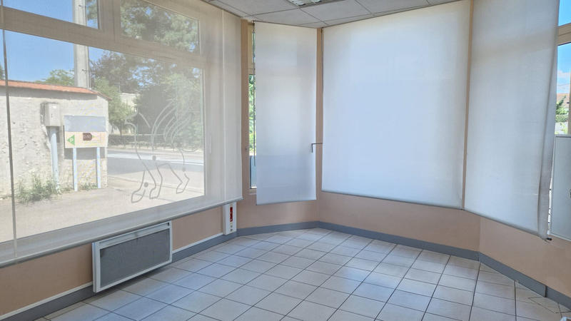 Local d'activité / Entrepôt - 160 m² - 2 pièces