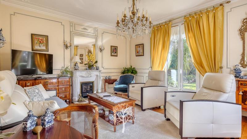 Villa - 209 m² - 7 pièces