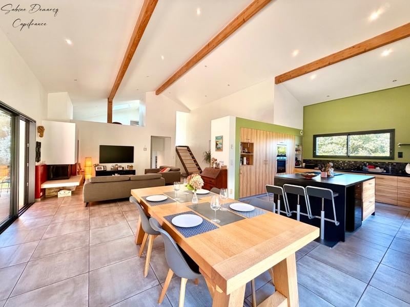 Maison - 185 m² - 5 pièces