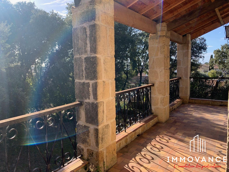 Maison - 230 m² - 7 pièces