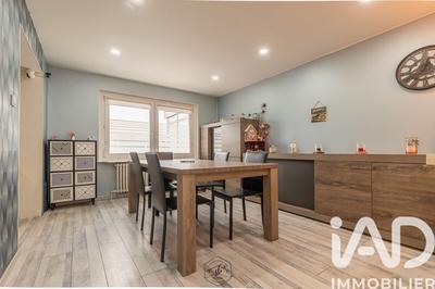 Maison - 80 m² - 5 pièces