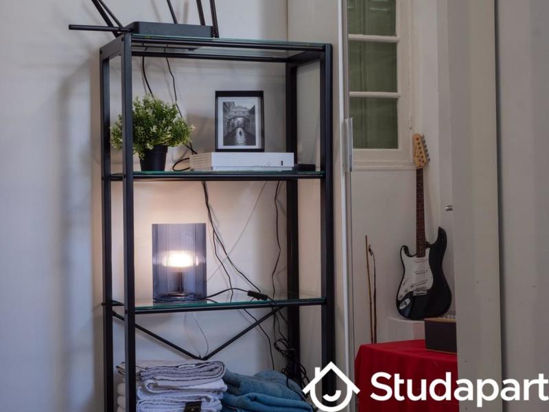 Chambre - 11 m² - 1 pièce