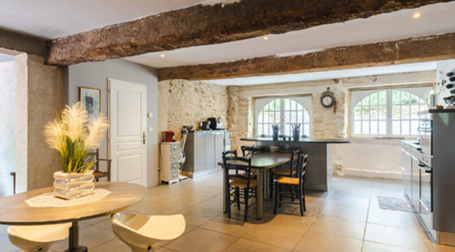 Maison - 465 m² - 15 pièces