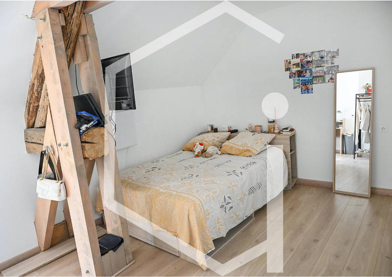 Maison - 193 m² - 9 pièces