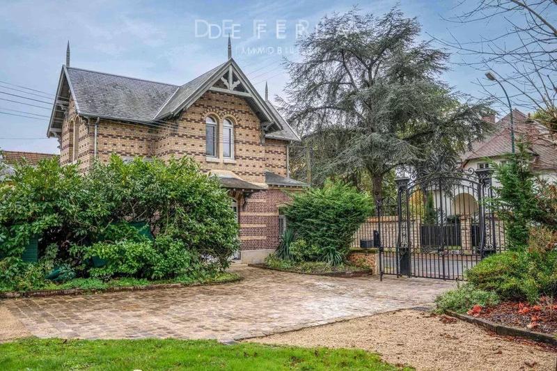 Château - 826 m² - 18 pièces