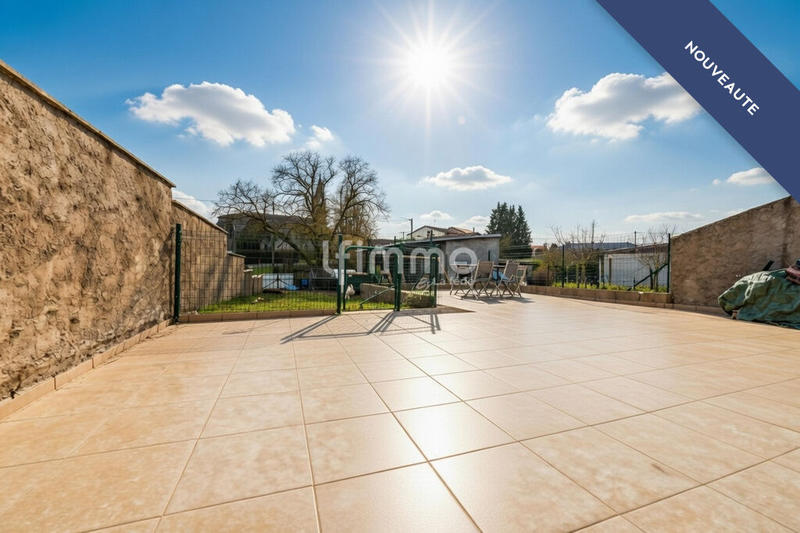 Maison - 220 m² - 6 pièces