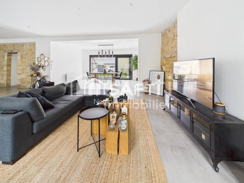 Maison - 205 m² - 6 pièces