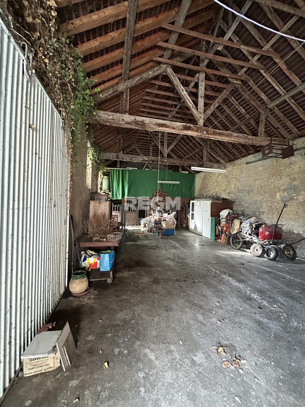 Propriété - 330 m² - 14 pièces