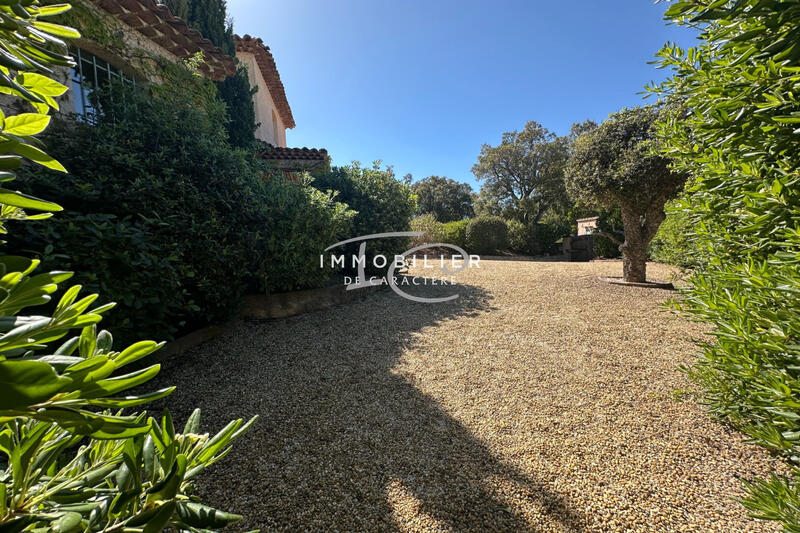 Maison - 231 m² - 6 pièces