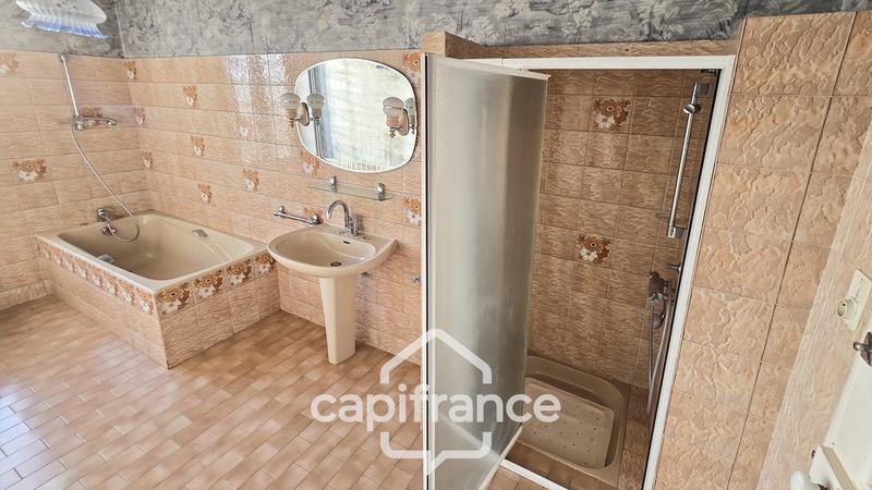 Maison en pierre - 180 m² - 10 pièces