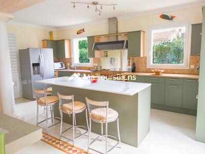 Villa - 176 m² - 6 pièces