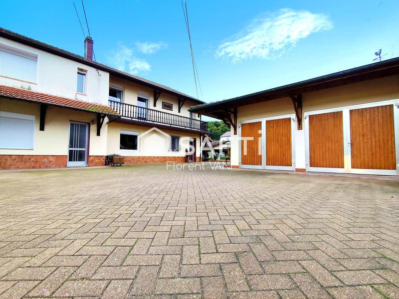 Maison - 230 m² - 12 pièces