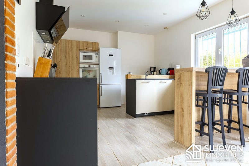 Maison - 220 m² - 8 pièces