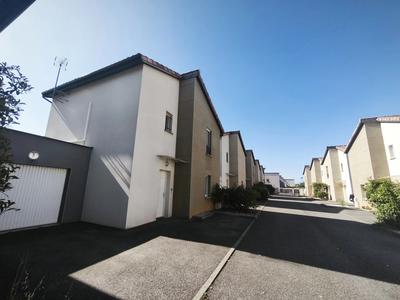 Maison - 84 m² - 4 pièces