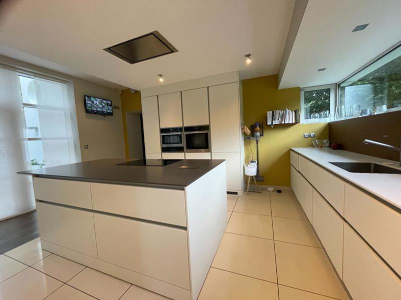 Demeure - 315 m² - 9 pièces