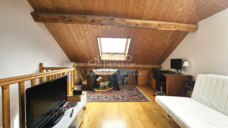 Maison - 220 m² - 7 pièces