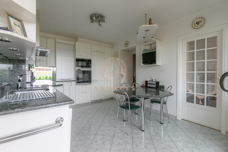 Appartement - 103 m² - 5 pièces