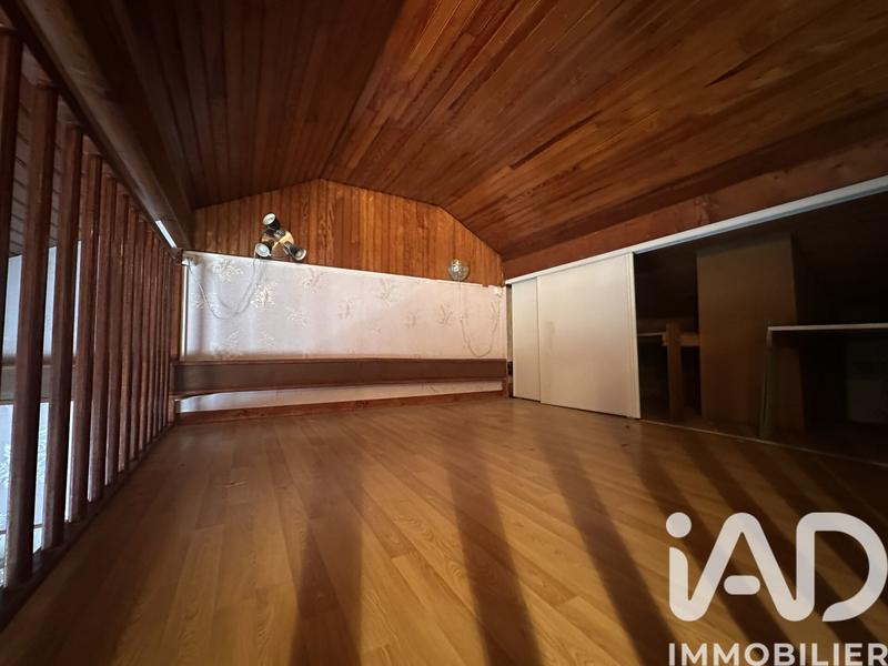 Maison - 182 m² - 9 pièces