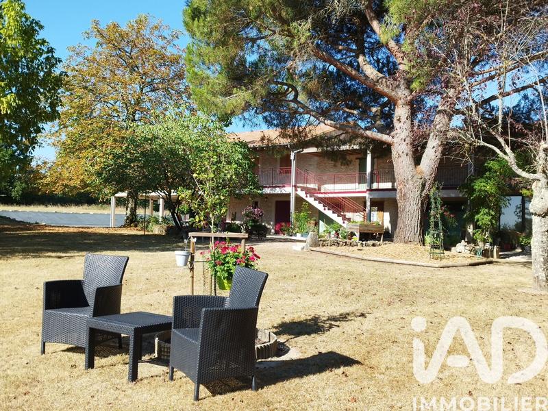 Maison - 499 m² - 16 pièces