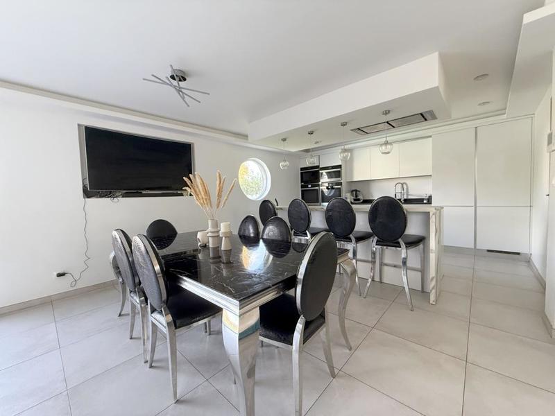 Maison - 114 m² - 4 pièces