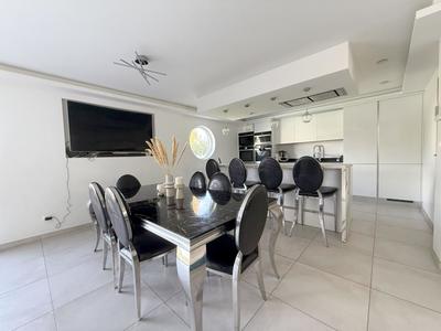 Maison - 114 m² - 4 pièces