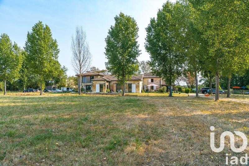 Maison - 318 m² - 11 pièces