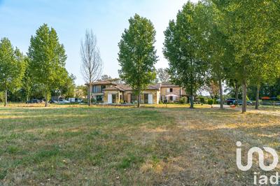 Maison - 318 m² - 11 pièces