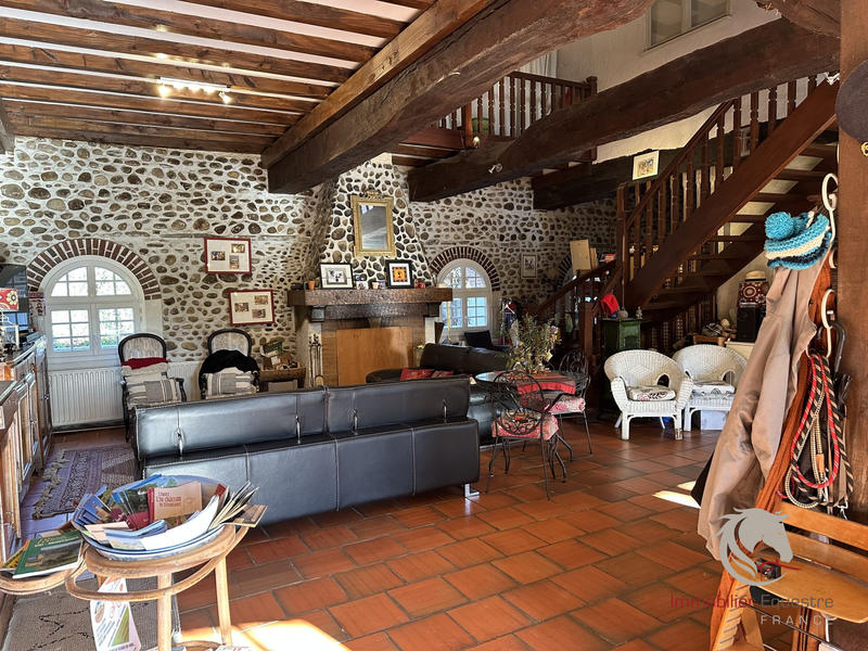 Maison - 530 m² - 21 pièces