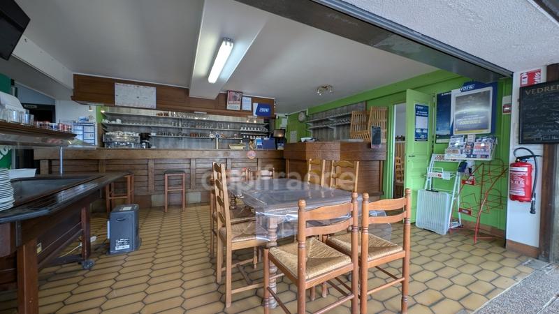 Local commercial - 220 m² - 12 pièces