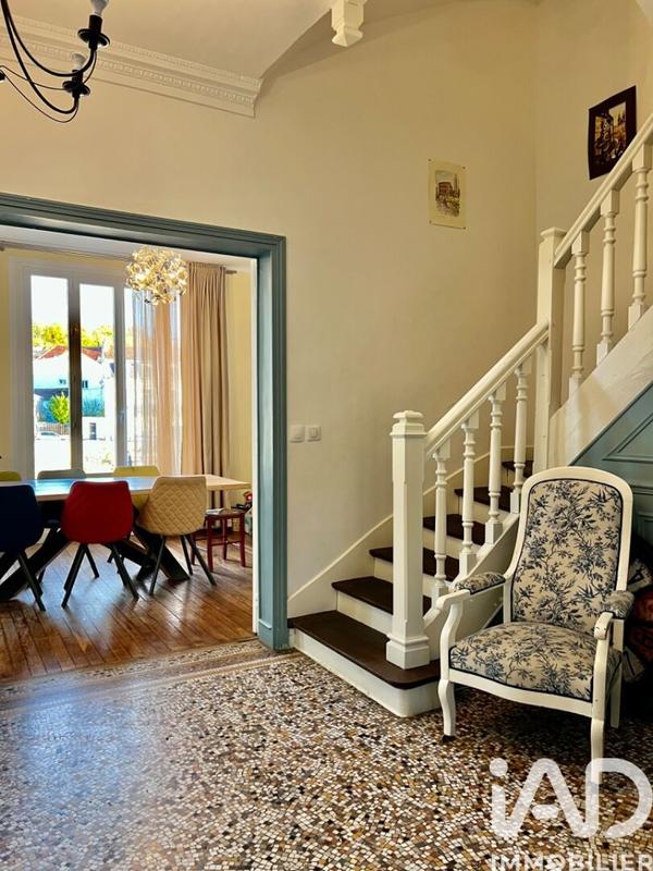 Maison - 244 m² - 9 pièces