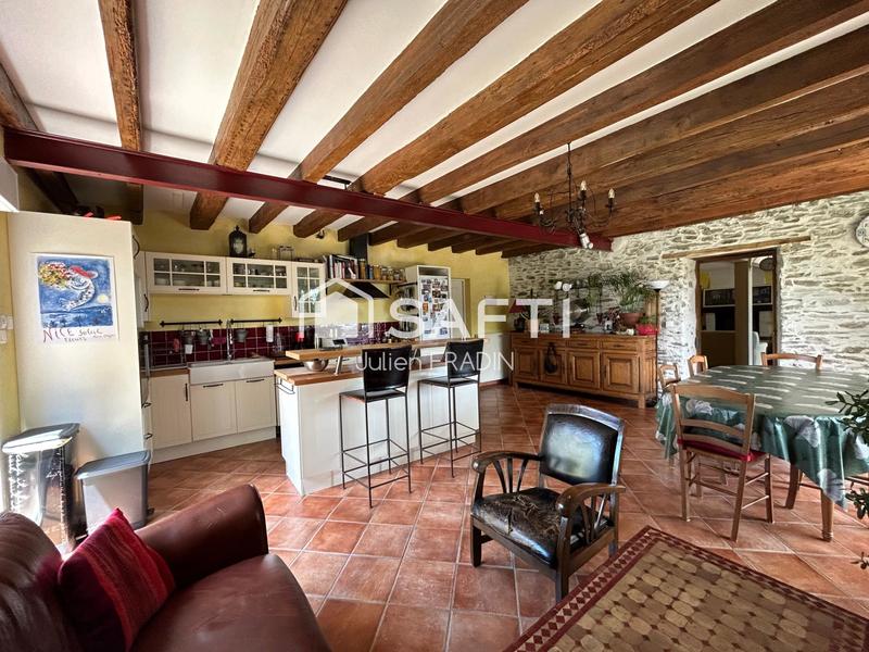 Maison de village - 217 m² - 8 pièces