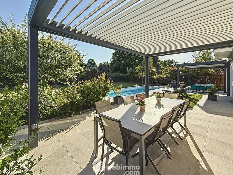 Maison - 230 m² - 7 pièces