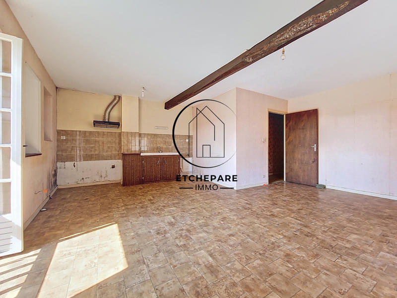 Maison - 276 m² - 12 pièces