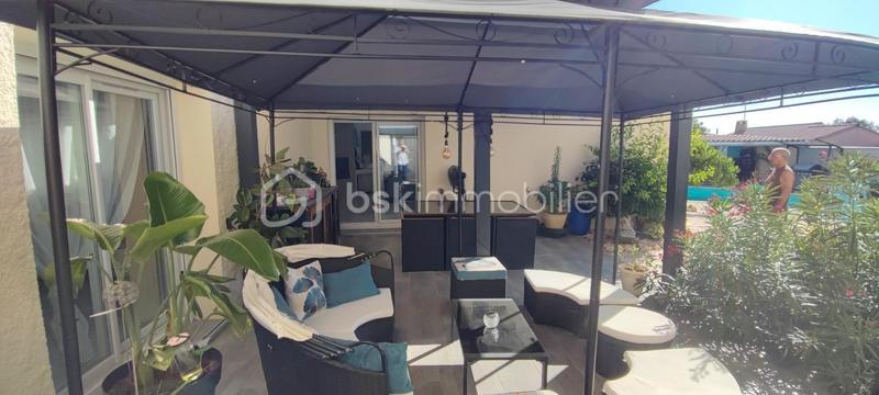 Demeure - 242 m² - 8 pièces