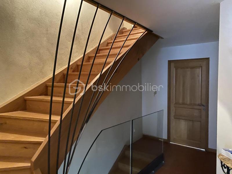 Maison - 200 m² - 5 pièces