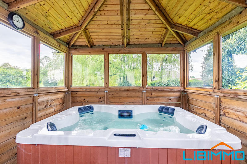 Maison - 257 m² - 8 pièces