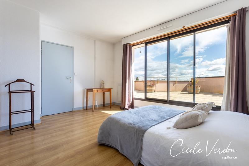 Appartement - 192 m² - 8 pièces