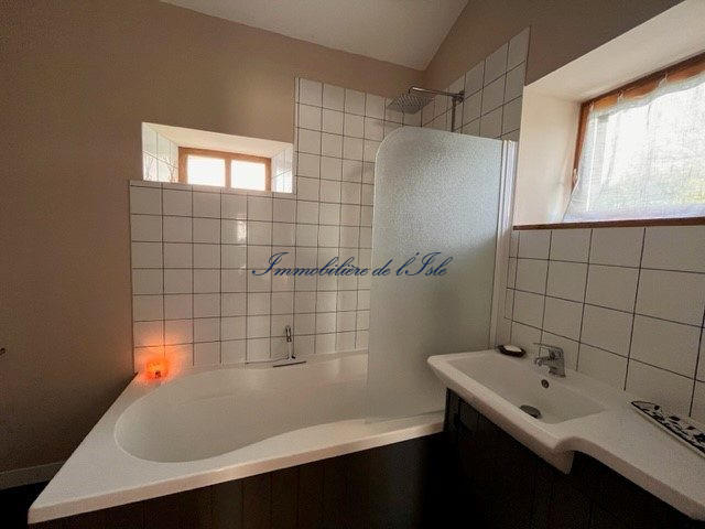 Maison - 347 m² - 11 pièces