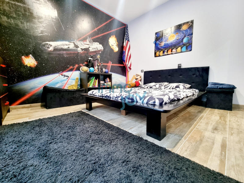 Maison - 257 m² - 10 pièces