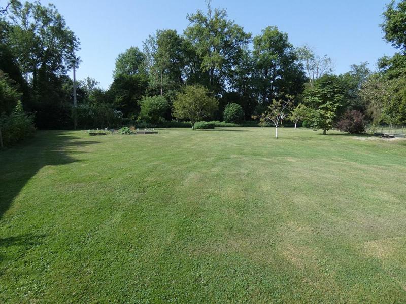 Terrain de loisirs - 7 400 m²