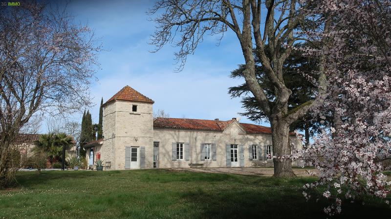 Château - 450 m² - 14 pièces