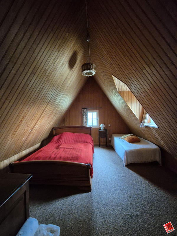 Maison traditionnelle - 188 m² - 10 pièces