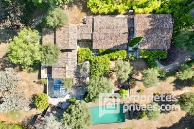 Maison - 245 m² - 6 pièces